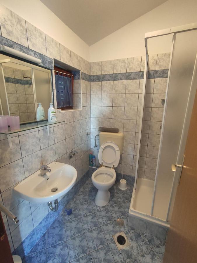 Apartments Stivic Pinezići Eksteriør bilde