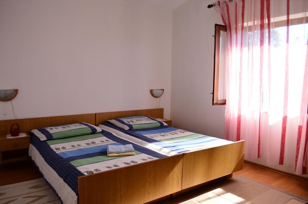 Apartments Stivic Pinezići Eksteriør bilde