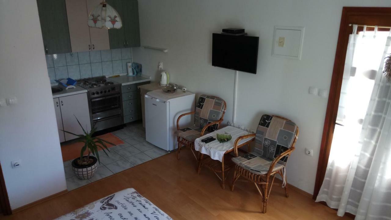 Apartments Stivic Pinezići Eksteriør bilde
